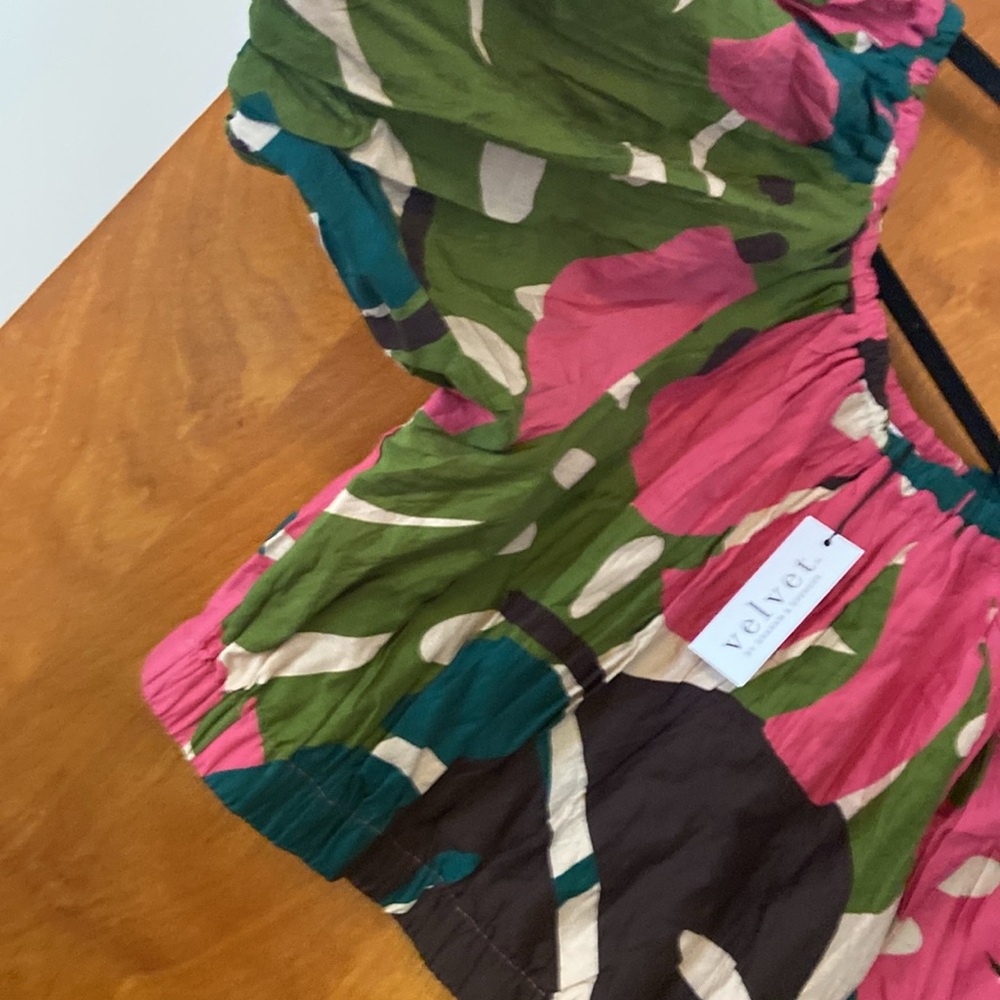 Floral Top - Picture 2 of 5